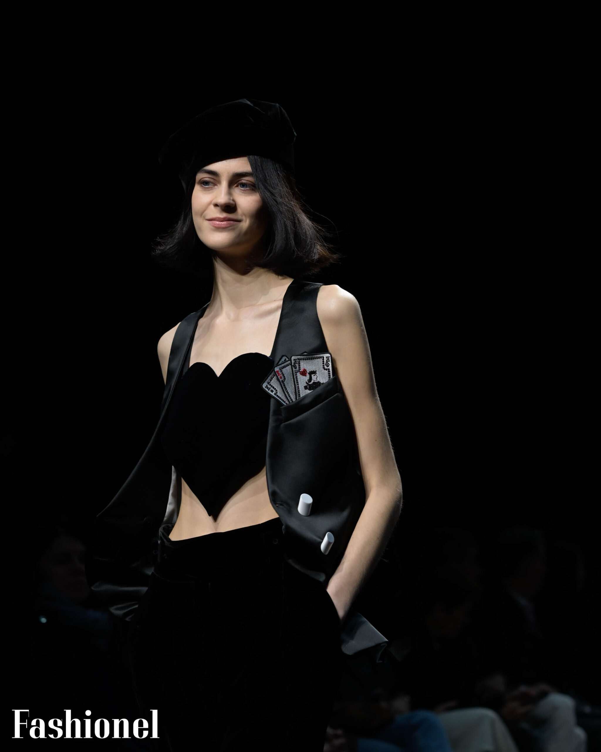 ЕКСKЛУЗИВНО: Fashionel на третиот ден од Миланската модна недела на ревија на Емпорио Армани