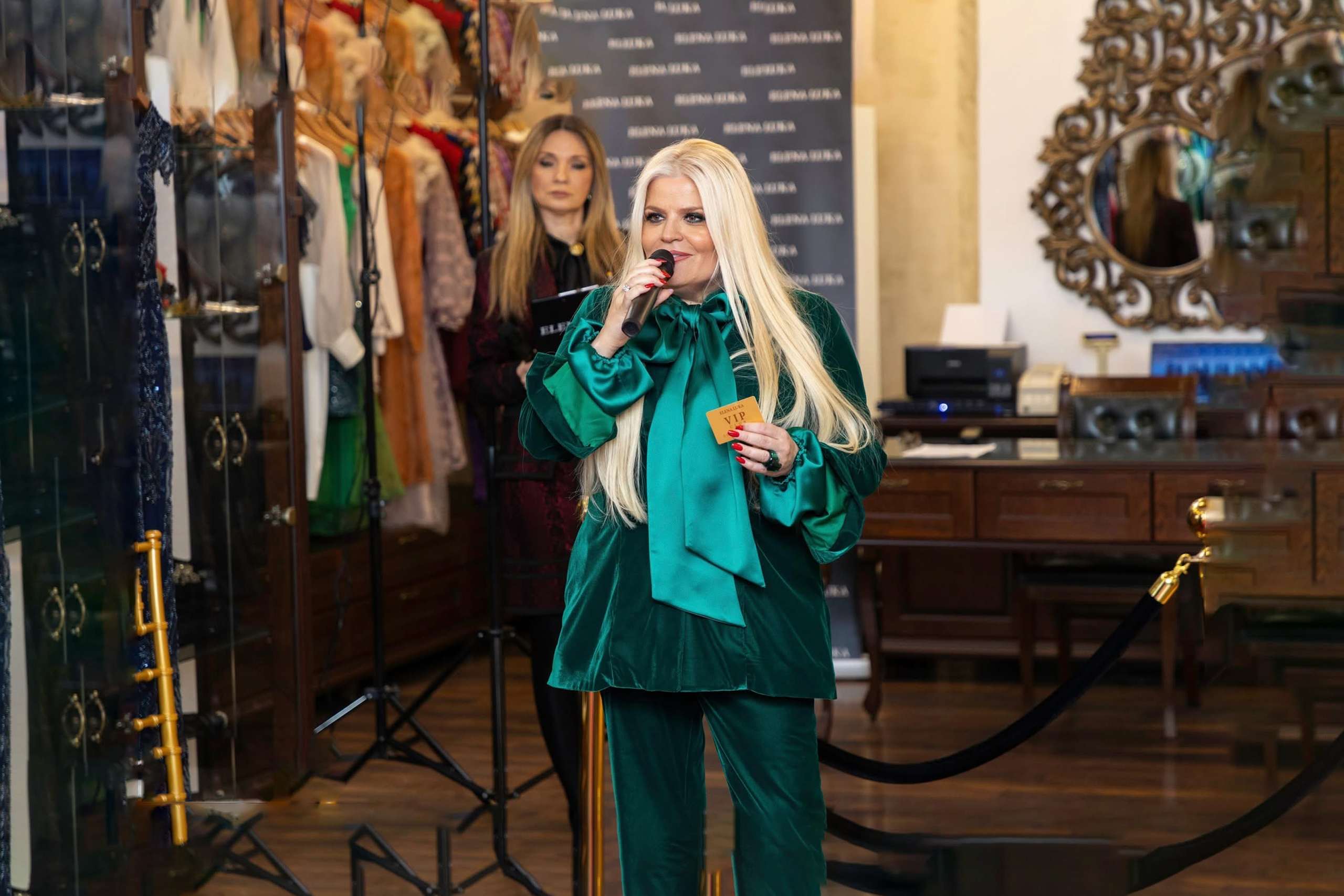 ЕЛЕНА ЛУКА со ексклузивна затворена модна ревија за ВИП гости